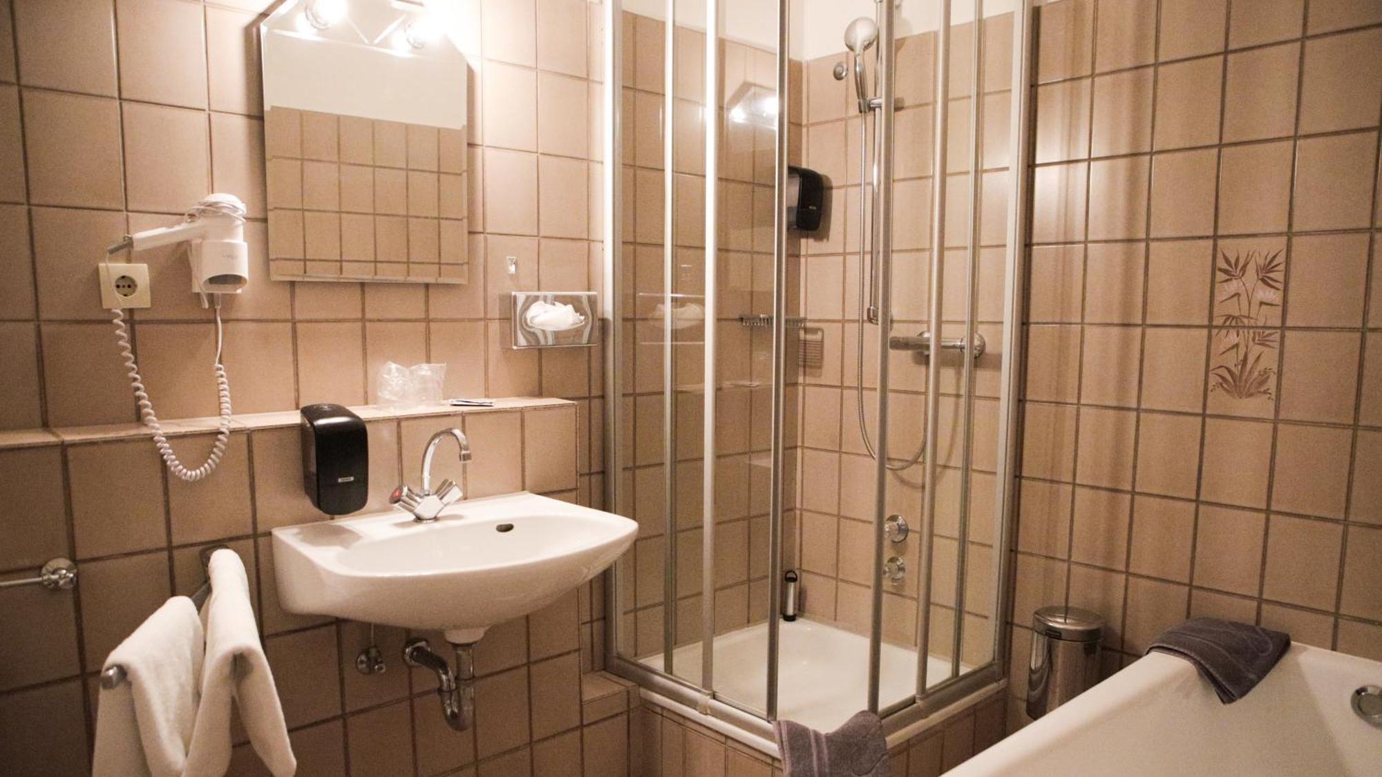 Garni Hotel Hof Zum Ахаус Экстерьер фото
