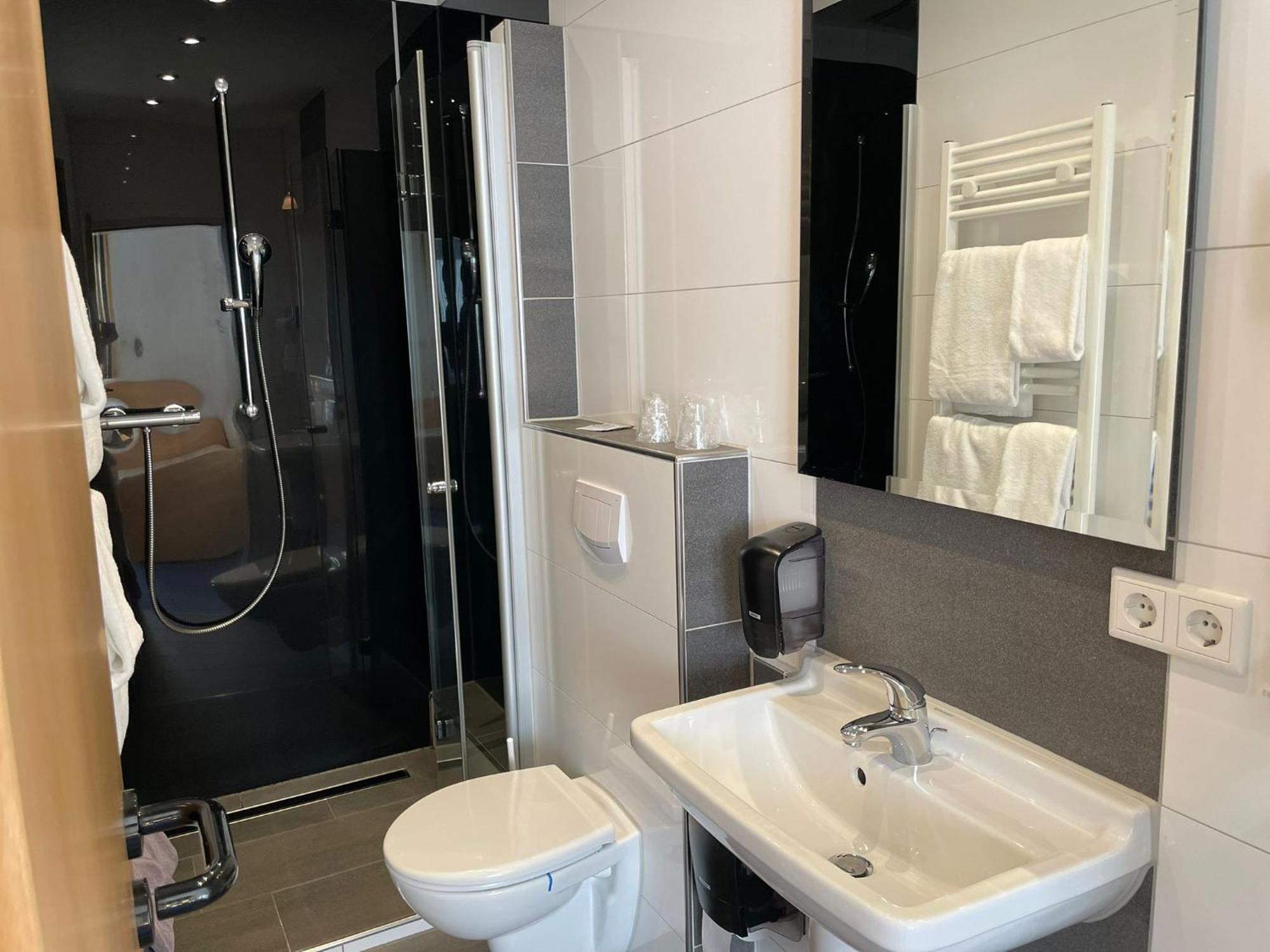 Garni Hotel Hof Zum Ахаус Экстерьер фото