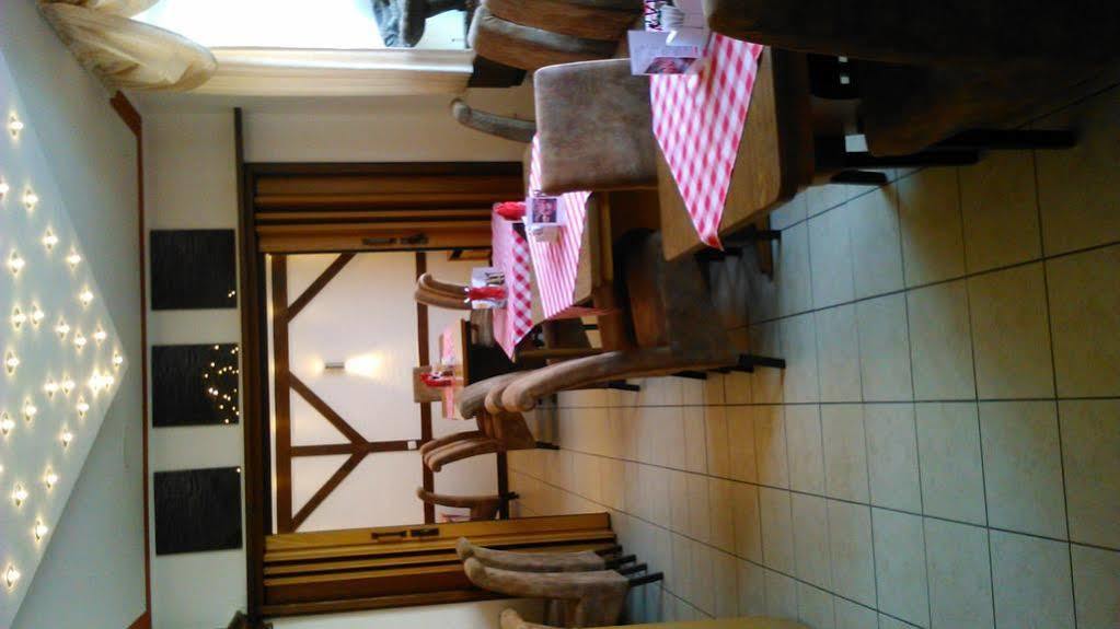 Garni Hotel Hof Zum Ахаус Экстерьер фото
